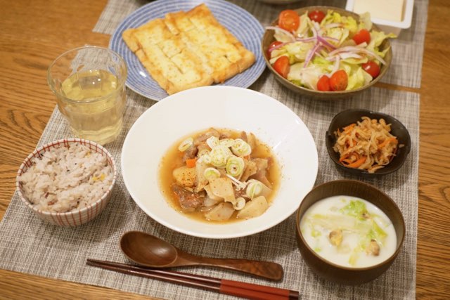 ティーマに牛すじ煮込み