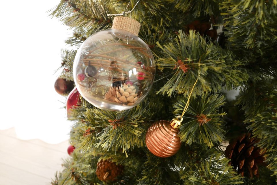 ニトリのクリアボールクリスマスオーナメント