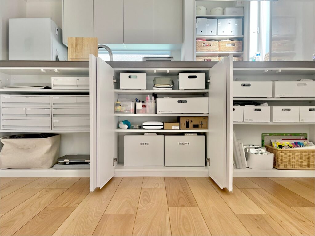 リシェルsi　リビング側前面収納