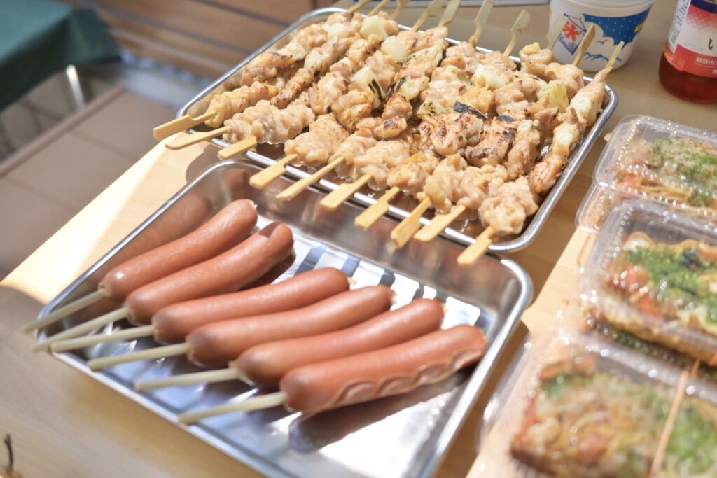 おうち縁日の焼き鳥とフランクフルト
