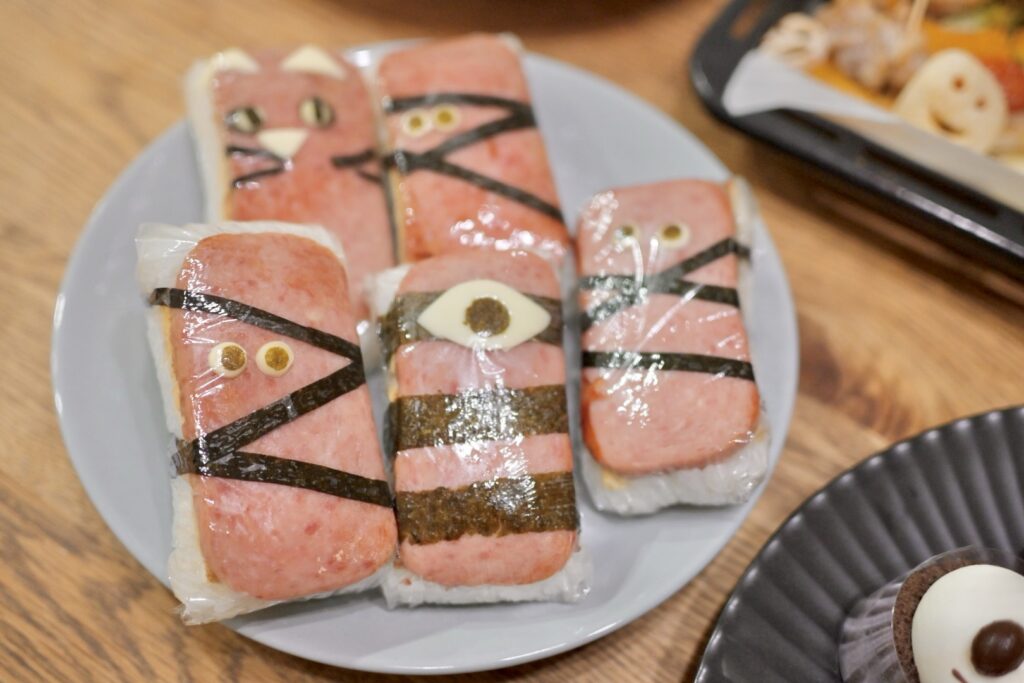 スパムおばけのハロウィンおにぎり