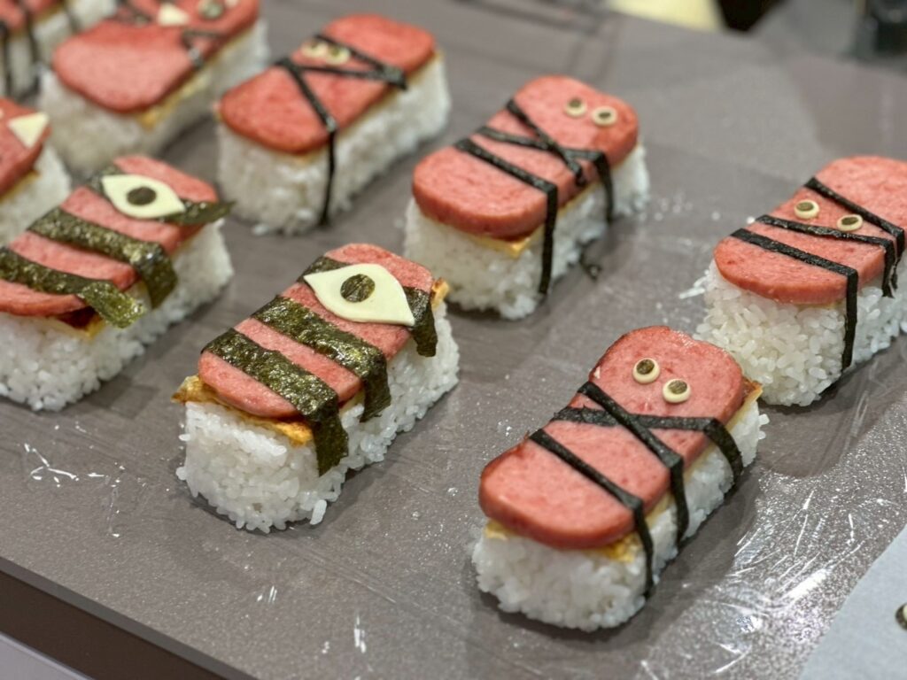 スパムおばけのハロウィンおにぎり