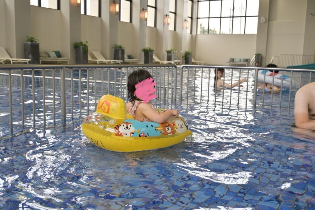 フサキビーチリゾート　屋内プール