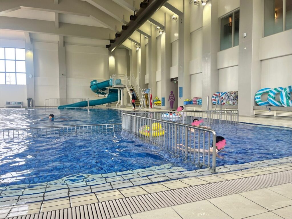 フサキビーチリゾートホテル　屋内プール