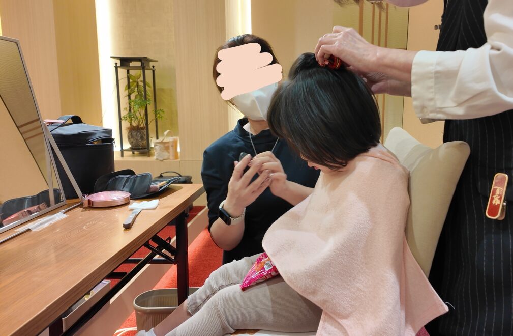 寒川神社　3歳七五三　着付けの様子