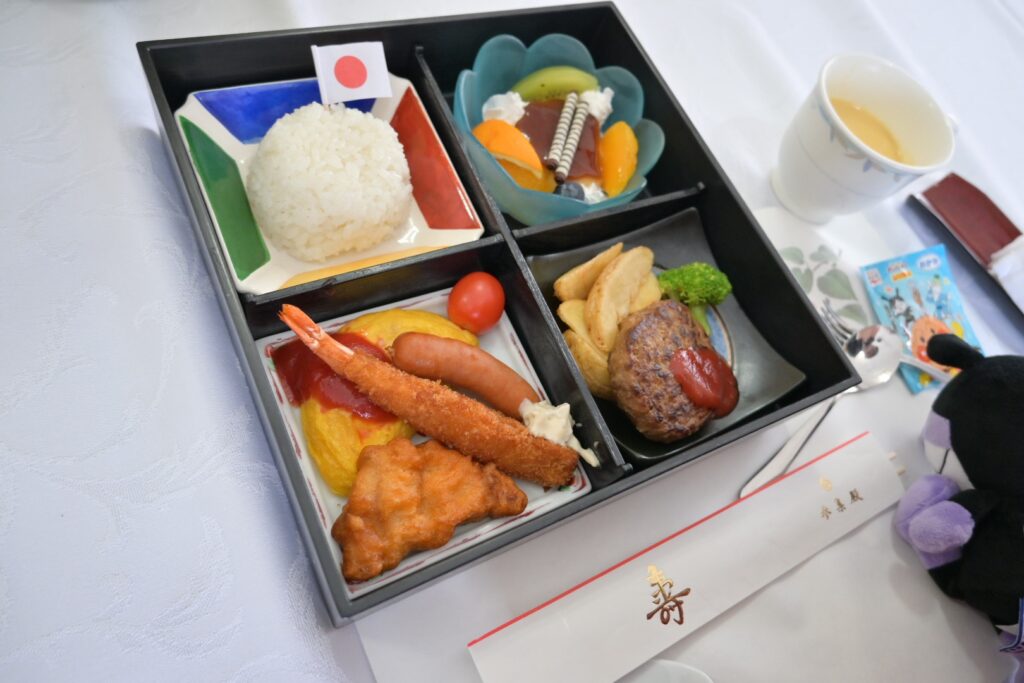 寒川神社　参集殿のお子様ランチ