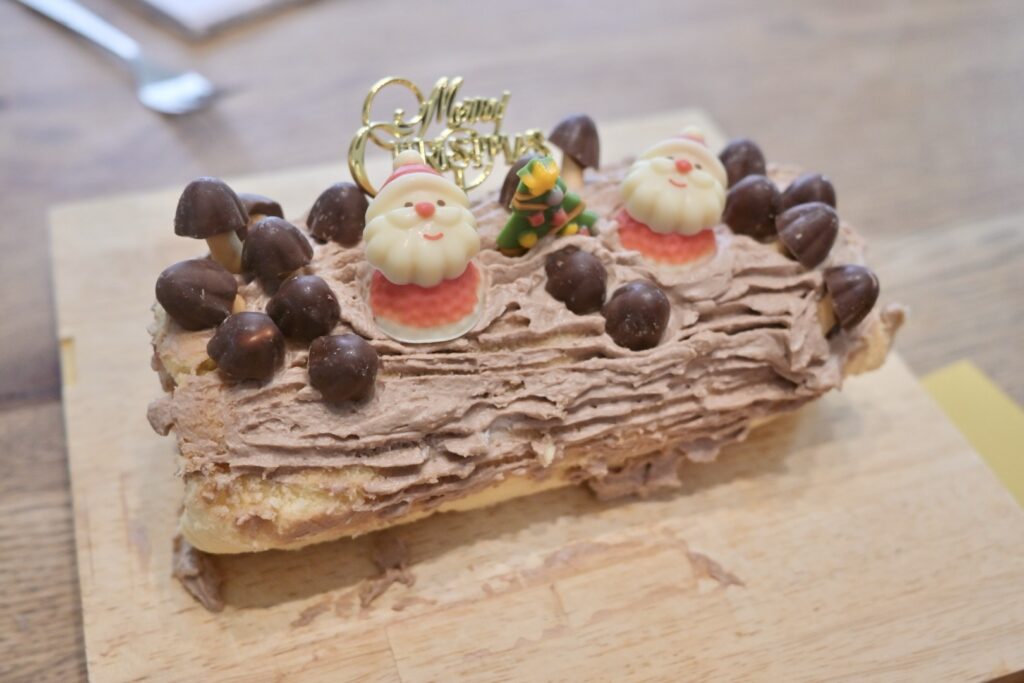 子供と手作りブッシュドノエル