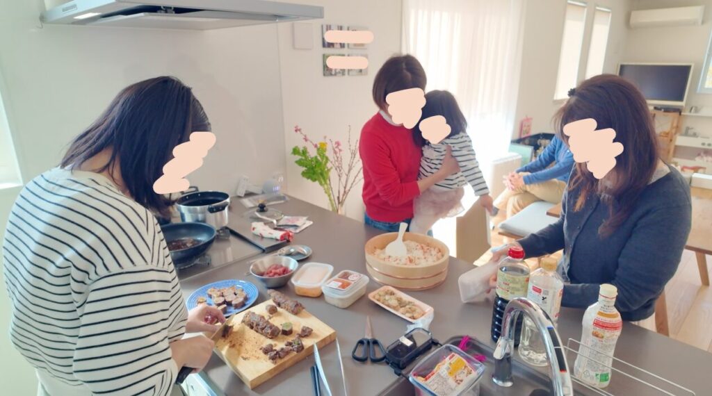 楽しく作るひな祭りちらし寿司