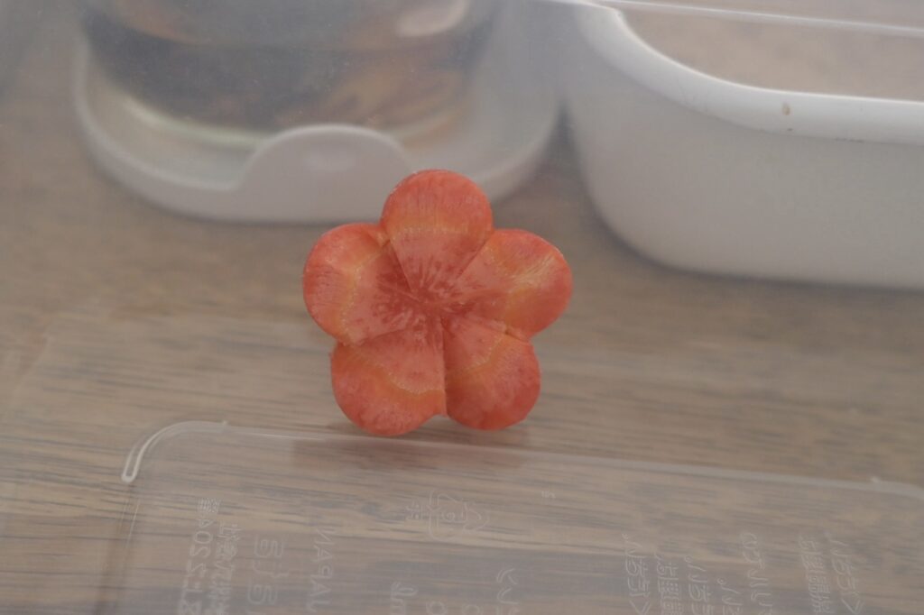 ねじり梅の飾り切り