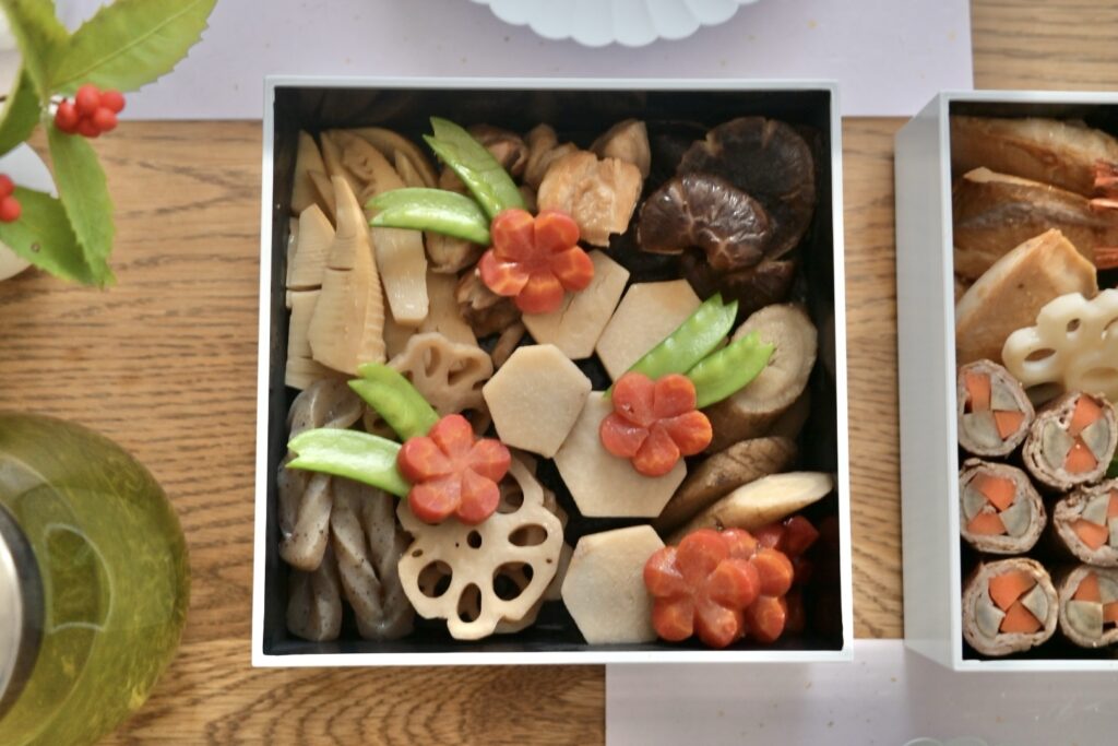 おせちの詰め方 三の重 お煮しめ