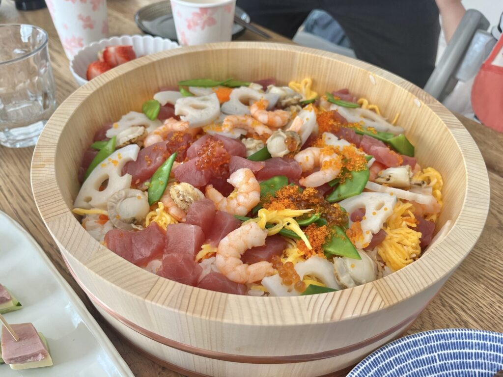 みんなで作るひな祭りのちらし寿司