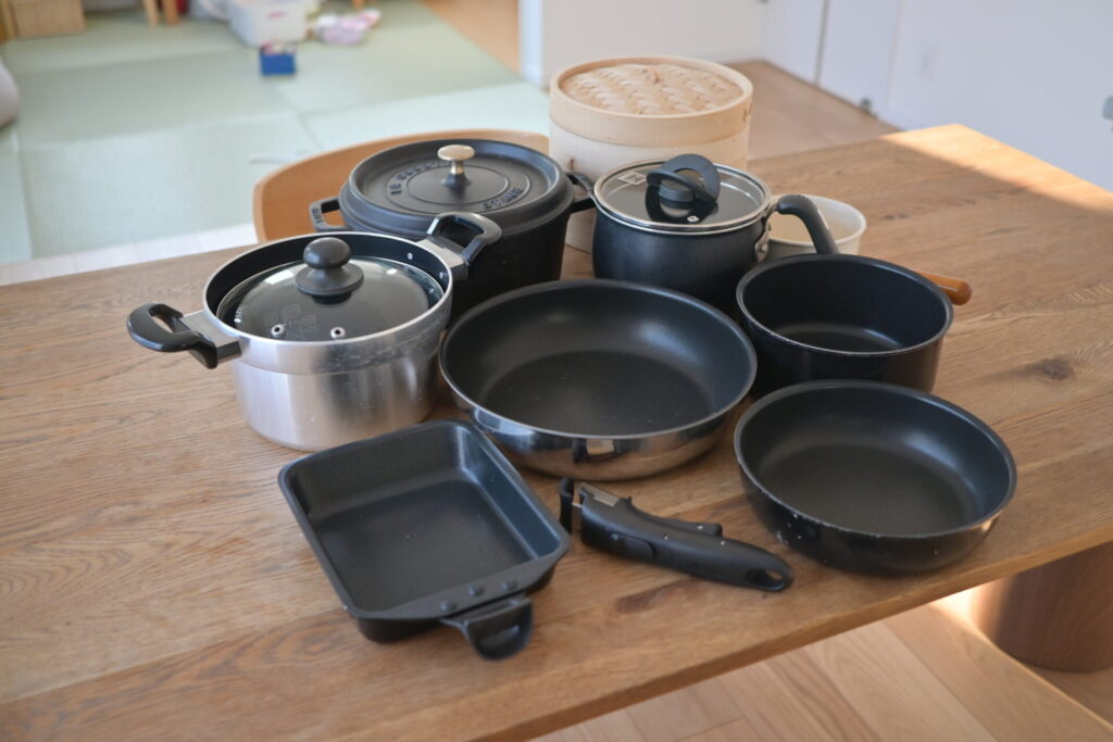 ３人家族の鍋・フライパンの数