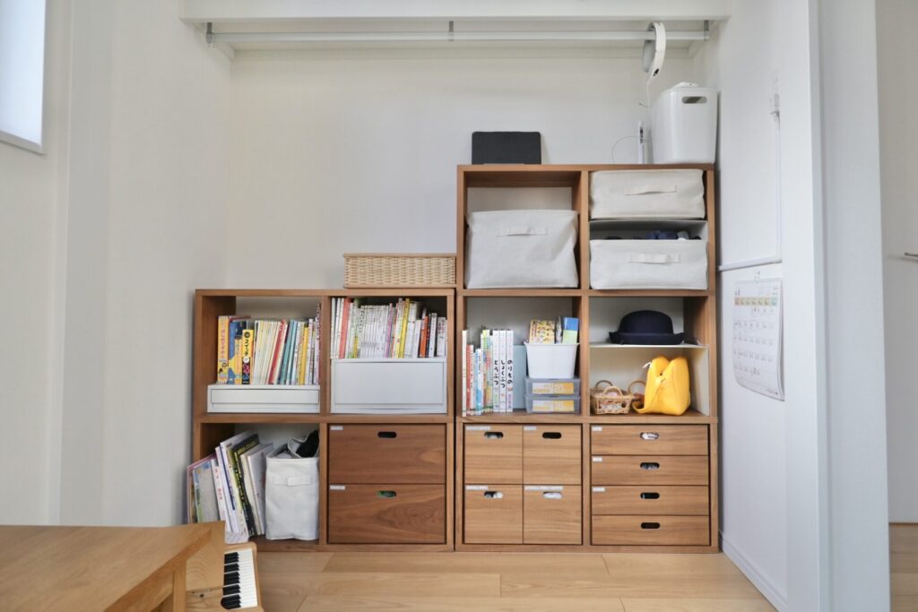 幼稚園準備コーナーの収納