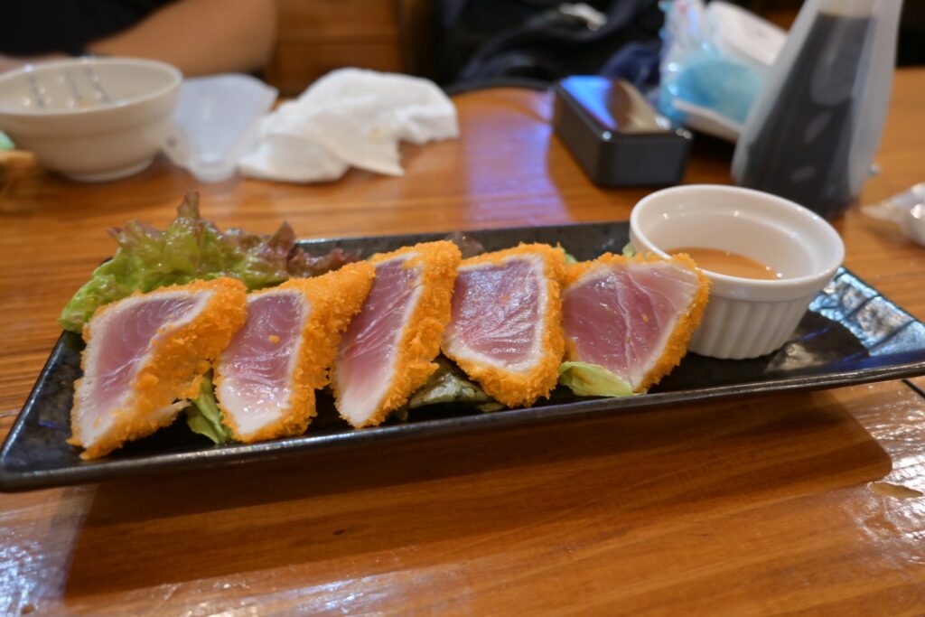 えいこ鮮魚店マグロレアカツ