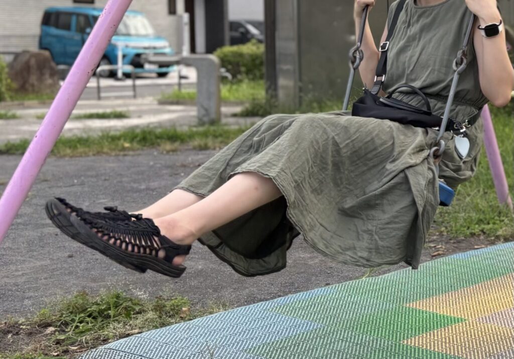 UNEEK KEEN ママにおすすめ着用写真