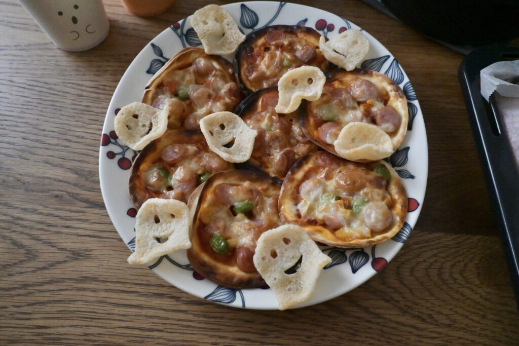 ハロウィン餃子ピザ